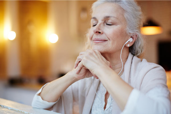 Music-for-relax-woman-listening-to-music